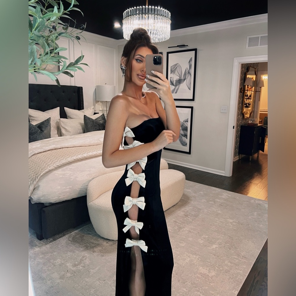 Bow Velvet Dress 🎀🤍